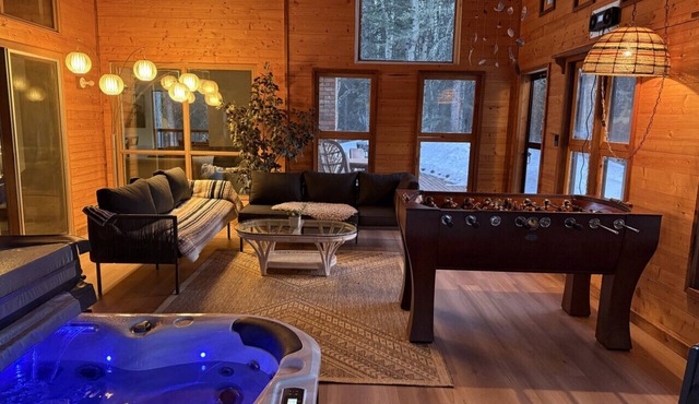 Private Guest House in Bragg Creek | Hot Tub Pond 17 Acres of Forest