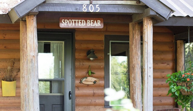 Private Guest House - Ten Minutes to Glacier National Park