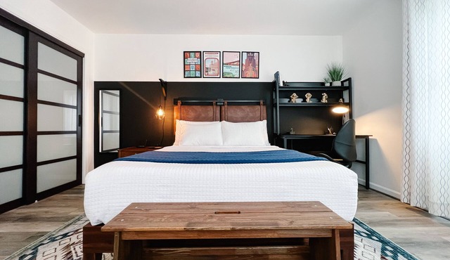 Private Guest house with Parking and Wi-Fi in a Central Location