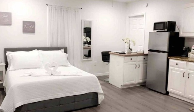 Private guest studio in the heart of orlando.