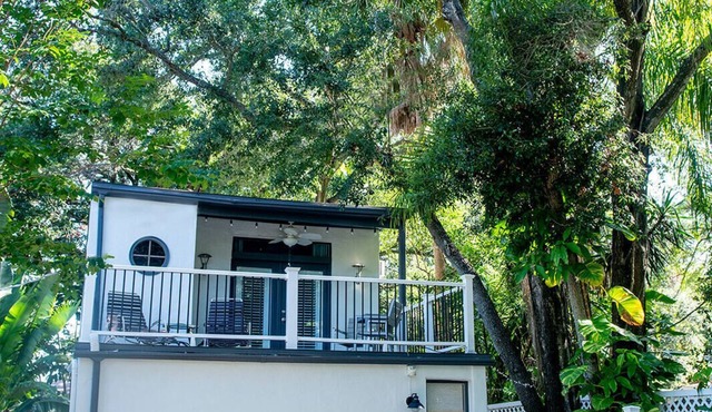 Private guesthouse - close to downtown Tampa