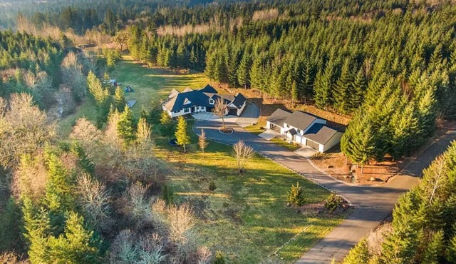 Private Guesthouse in the Woods