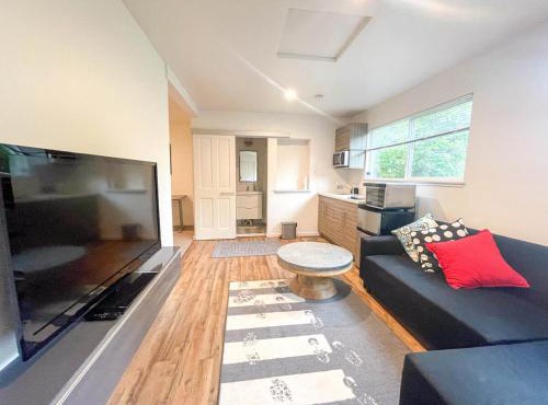 Private Guesthouse North Sandpoint