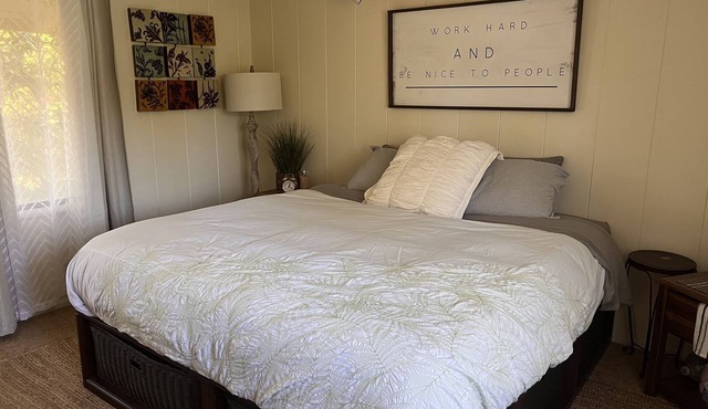 Private guesthouse, pet friendly, ADA, view, Avenue of the Giants,fast wifi