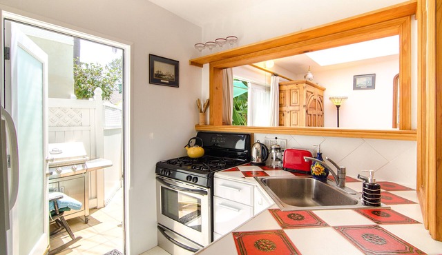 Private Guesthouse in Pacific Palisades