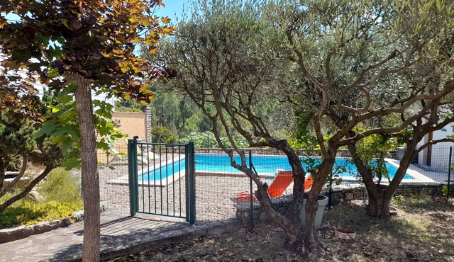 Private house and swimming pool ALES GARD for 5 PEOPLE