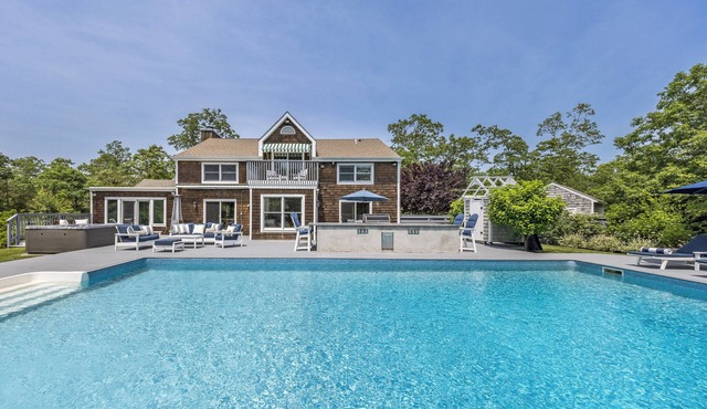 Private Hamptons Oasis Pool, Hot Tub, Gym 3 acres
