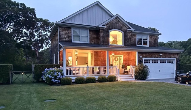 Private Hamptons Retreat - Heated Pool, Spa, Gym - Walk to Village, Near Beaches