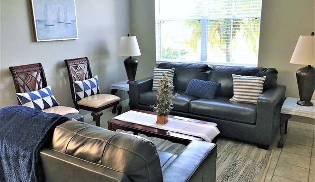 Private Haven - 5 bedroom, 4.5 bath, Free Pool Heat, Free BBQ Grill