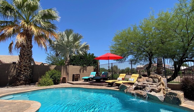 Private Heated Pool - pool heat incl'd, Fire-pit, Pool Table, Bar, Dog-friendly!