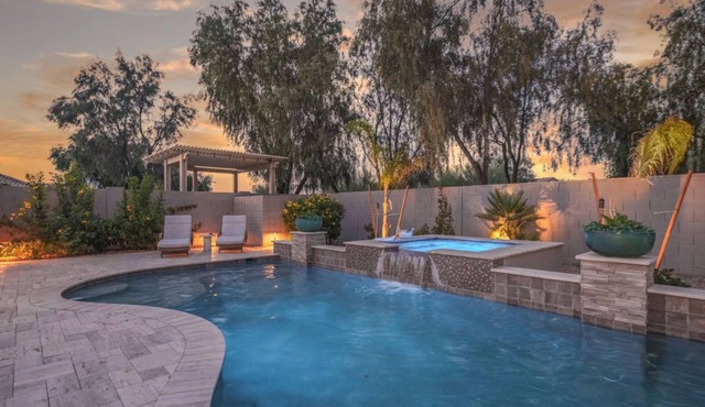 Private Heated Pool & Spa - Modern, Spotless Desert Home