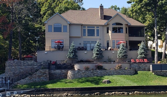 Private Heated Pool, Outdoor Kitchen w/Pizza Oven, 7 BR, 6.5 BA, Game Room