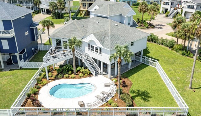 Private Heated Pool | 5 bdrm | Walk to Beach!