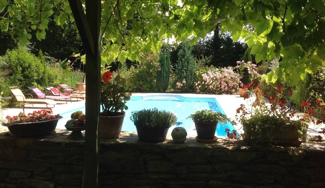 Private heated pool, disabled access on ground floor, Gardens, quiet, family