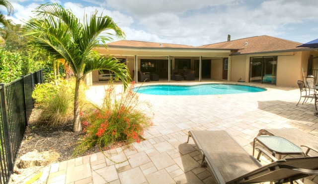 PRIVATE HEATED POOL * GRILL * ALL DAY SUN AT BACKYARD * CLOSE TO THE BEACH *