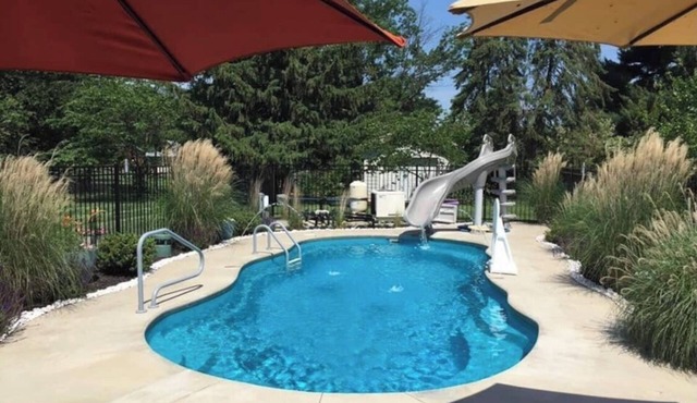 PRIVATE heated pool & hot tub, dogs ok, near Keeneland