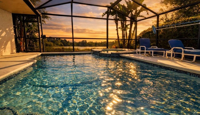 Private Heated Pool + Spa, Game Room, 2 Master Suites, 20 min to Disney