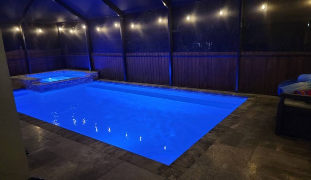 Private Heated Pool + Spa Paradise Sleeps 9