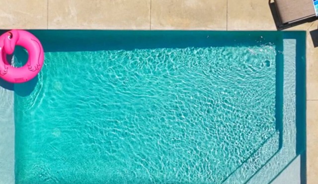 Private Heated Pool 3 Blocks to Beach Beach Chairs & Gear 2 Coffee Bars