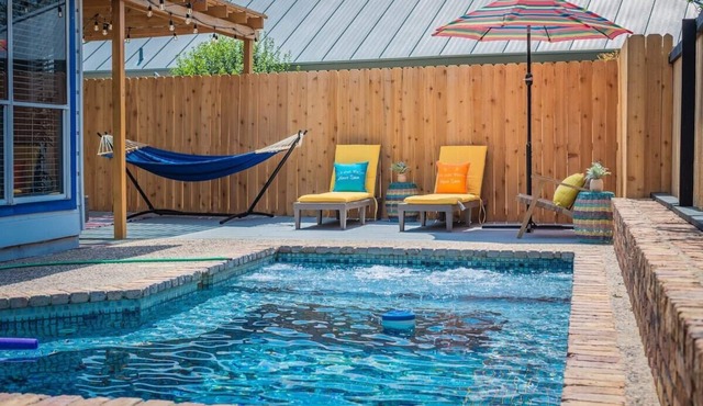 Private Heated POOL & Game Room by Fiesta Texas & Downtown