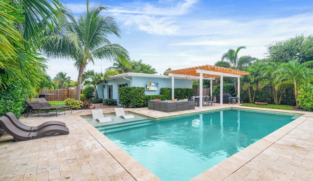 Private Heated Pool Oasis/Close to Beach & Downtown Lake Worth Beach!