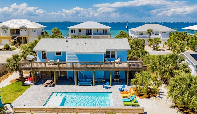 Private Heated Pool Game Room Walk to Gulf & Sound Pet Friendly