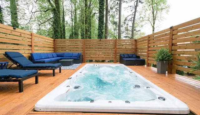 Private hidden Villa with pool spa