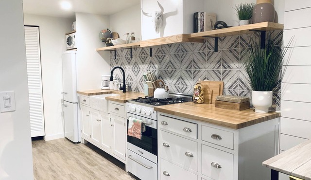 Private Hideaway close to Downtown Napa and Bottlerock! $2600-2900 monthly