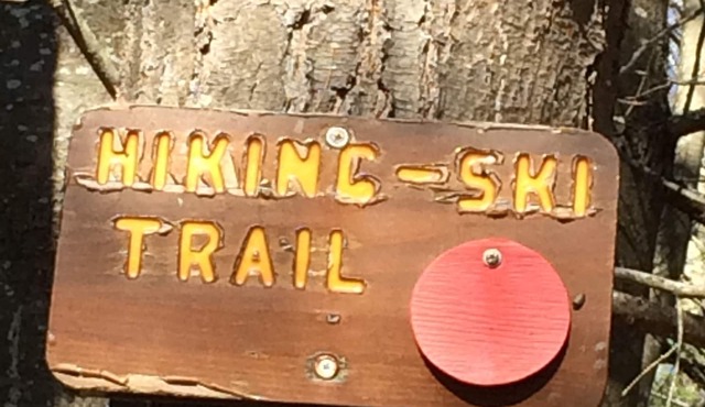 Private hiking trail. Enjoy the ADK splendor. Pet Friendly. Ranch Home. WiFi