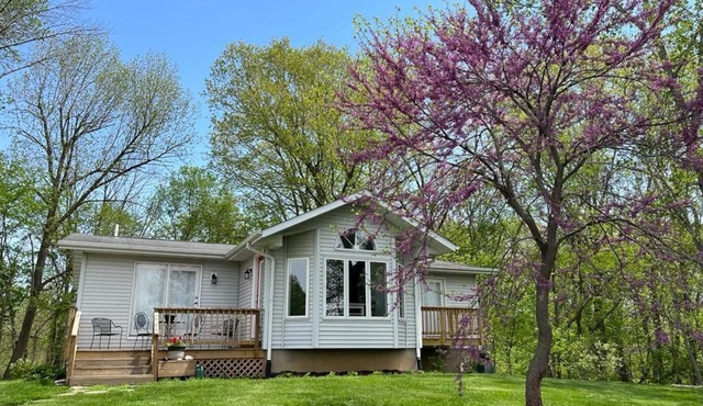 Private Hilltop Country 3-Bedroom Home