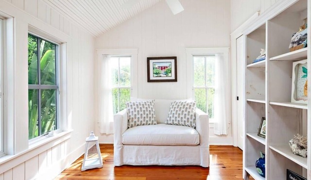 Private historical completely renovated cottage with 60 ft dock on Sarasota Bay