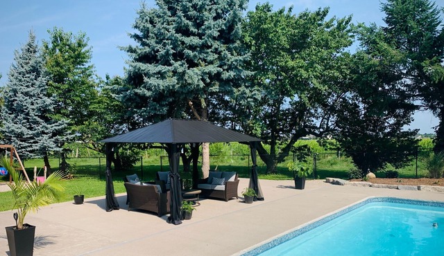 Private home, hot tub, in-ground pool, vineyard views.