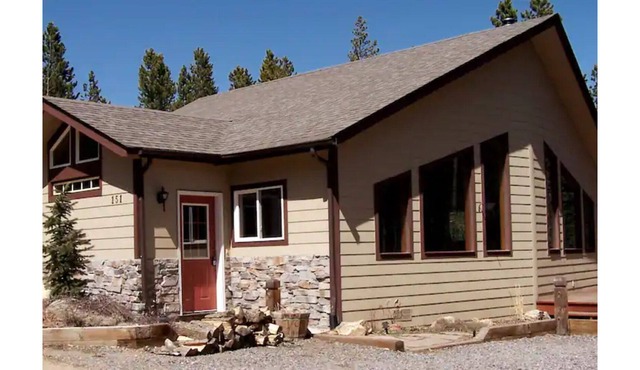 Private Home at head of Nature trail near the town of Nederland w/ hot tub