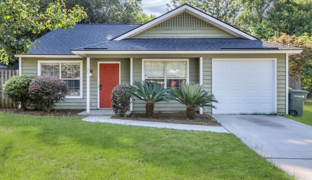 Private home close to everything!