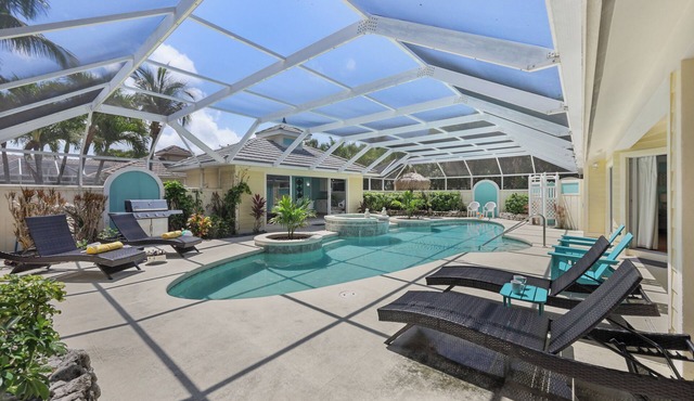 Private Home & Guesthouse | Courtyard, Pool & Spa