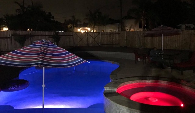 Private home! Heated Pool Spa, Casita kitchenette. Central Oasis getaway!