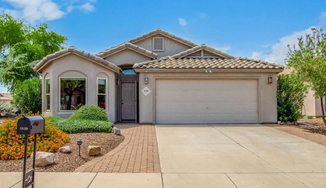 Private home in nice neighborhood with pool. Close to golf, trails and dining