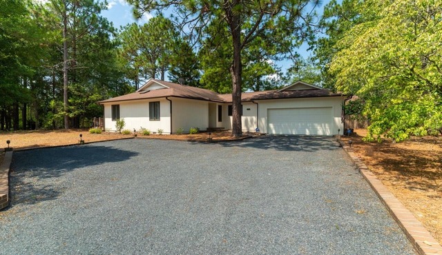 Private Home in Pinehurst - Super close to the resort and The Village