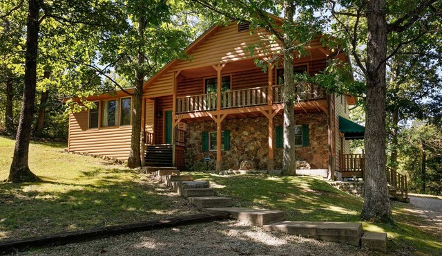 Private Home on 3 Acres! 5 Bedrooms - Private Hot Tub - Close to Strip! | Silver Creek