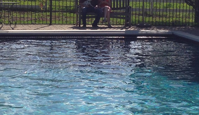 PRIVATE HOME ON BEAUTIFUL MINI-RANCH