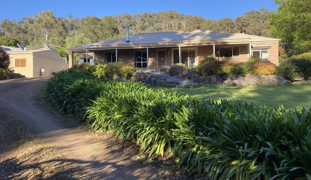 Private home on large block with gorges mountain views