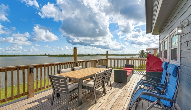Private Home on Lagoon w/Views in Hitchcock!