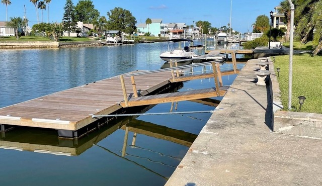 Private Home on Deep Salt Water Canal With Direct Gulf Access