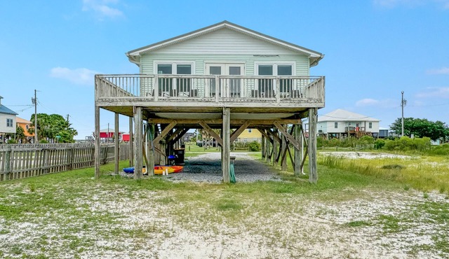 PRIVATE HOME, QUIET AREA, PERFECT GETAWAY, WATER VIEWS