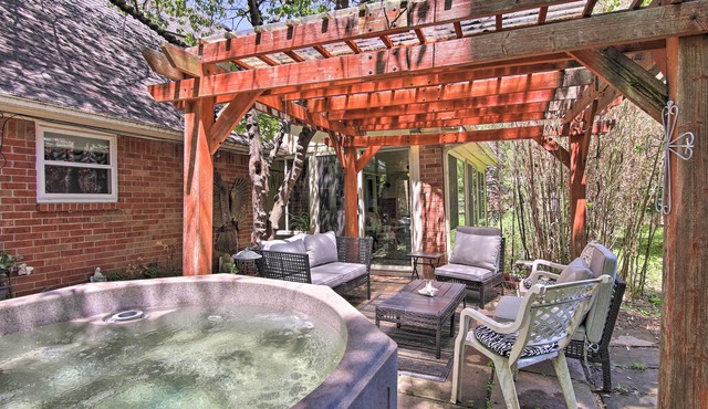 Private Home w/Hot Tub & Patio Near Dtwn Tulsa