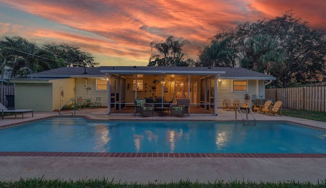 Private Home with Beautiful Backyard & Pool Close to Beach in Palm Beach Gardens