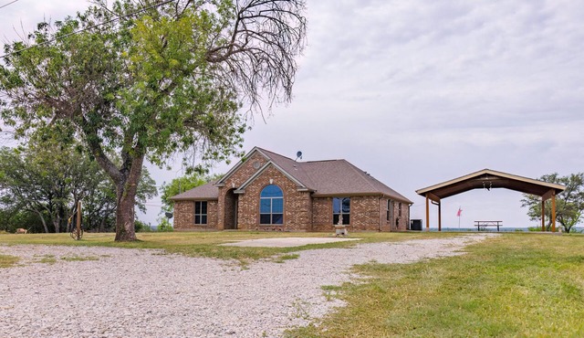 Private Home With Amazing Lake Views Just Minutes From Downtown Brownwood!