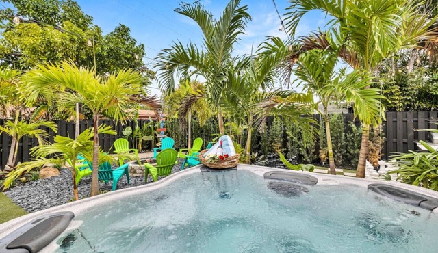 Private Home with Hot Tub Near Fort Lauderdale Beaches – Sleeps 8