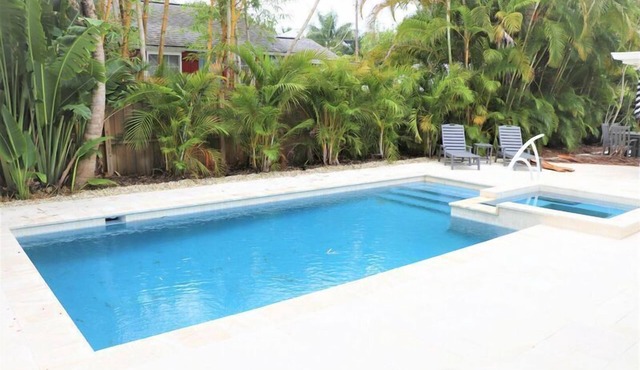 Private Home with Pool and In-ground Spa - 3360 Higel Avenue