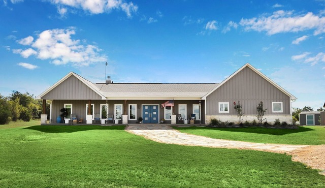 Private home with pool on 3+ acres within 15 minutes of Round Top & Brenham!